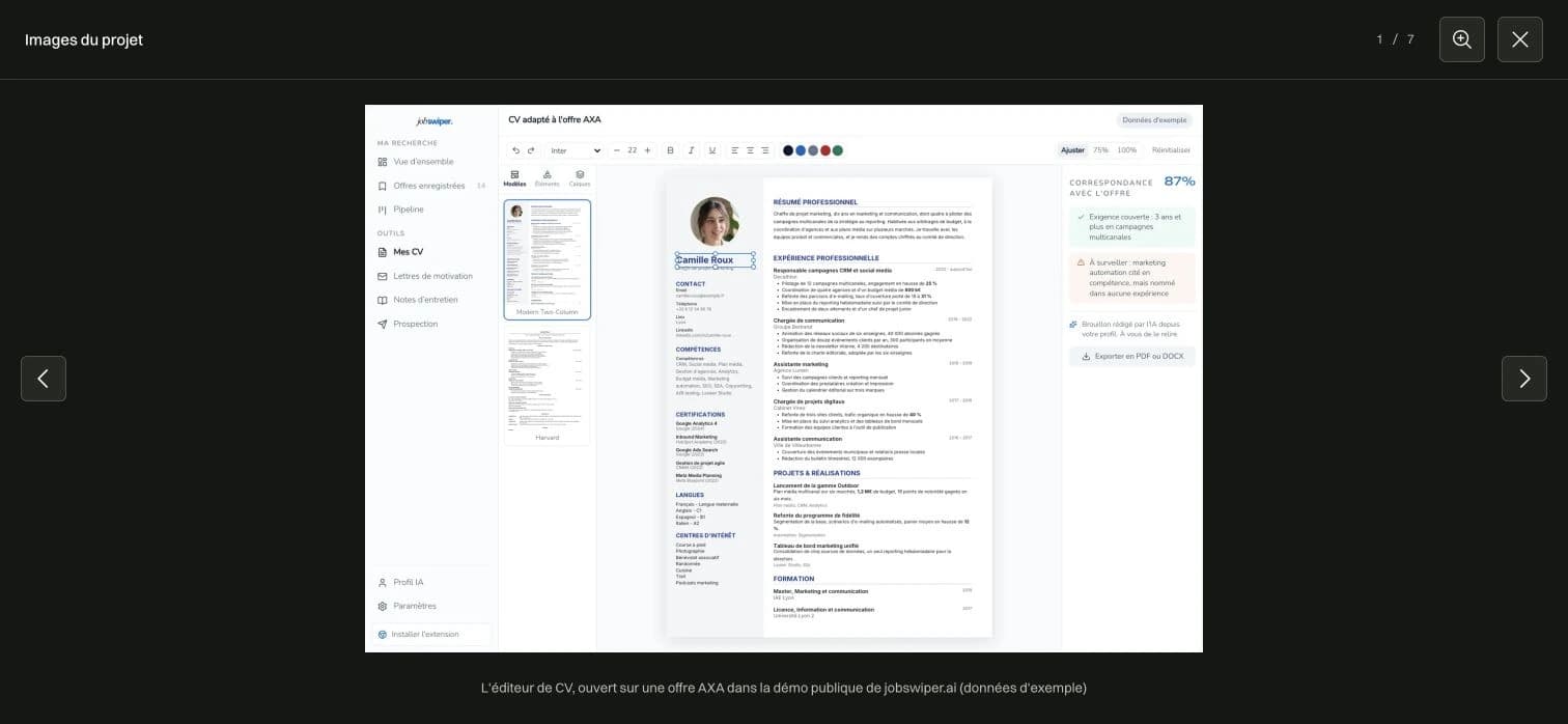 Lecteur d'images intégré affichant le CV de démonstration de JobSwiper, avec flèches de navigation, compteur 1 sur 7, zoom et légende